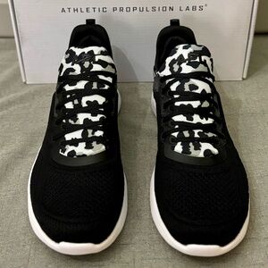 Men’s APL TechLoom Tracer Shoes – Black/White/Leopard – Size 10.5 – NIB
